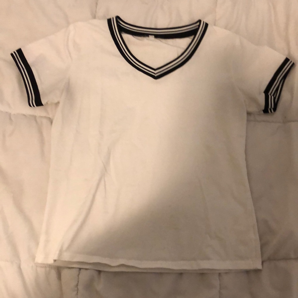 basic white detailed shirt